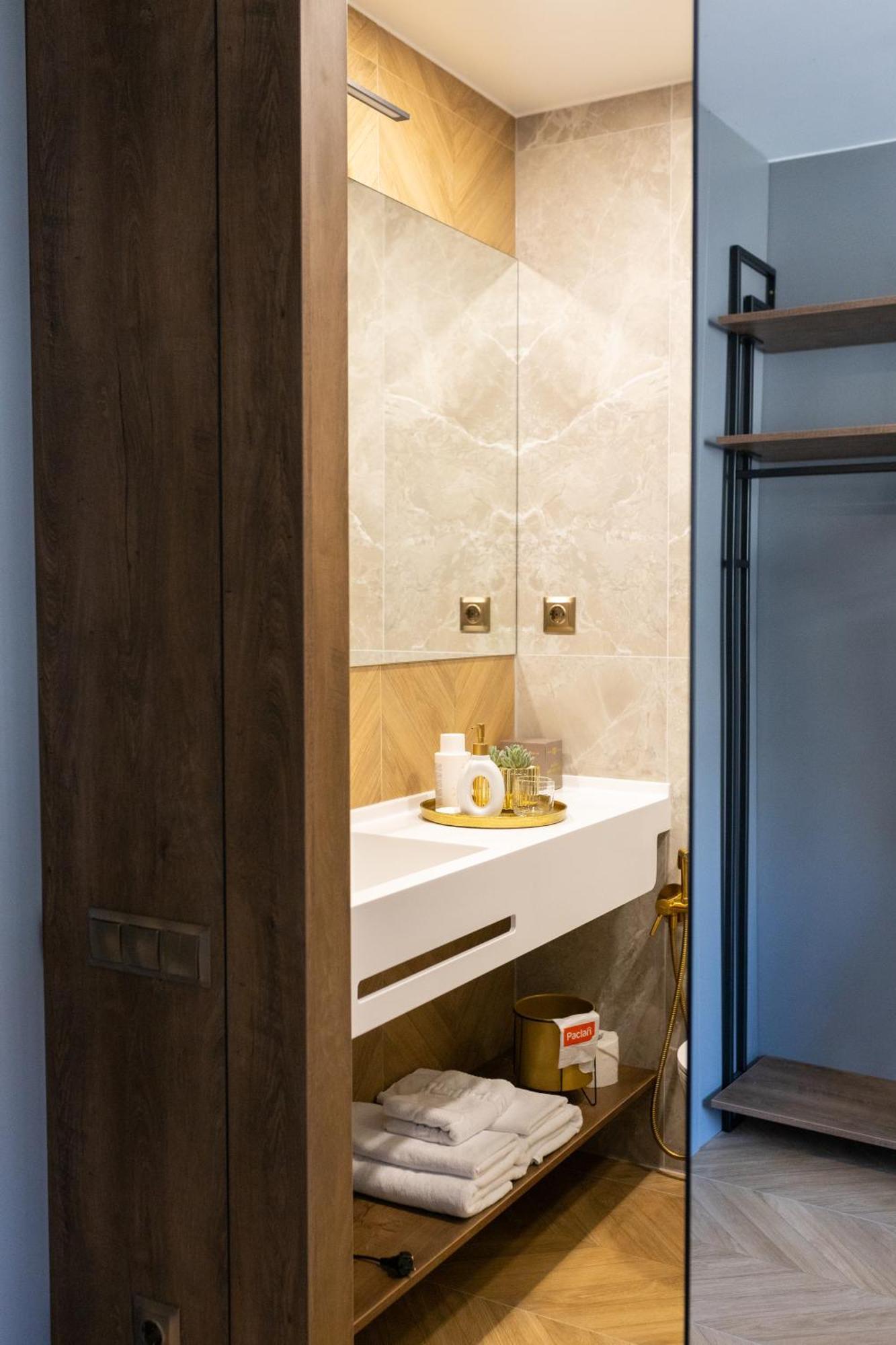 Four Sisters Luxury Rooms In Siauliai מראה חיצוני תמונה