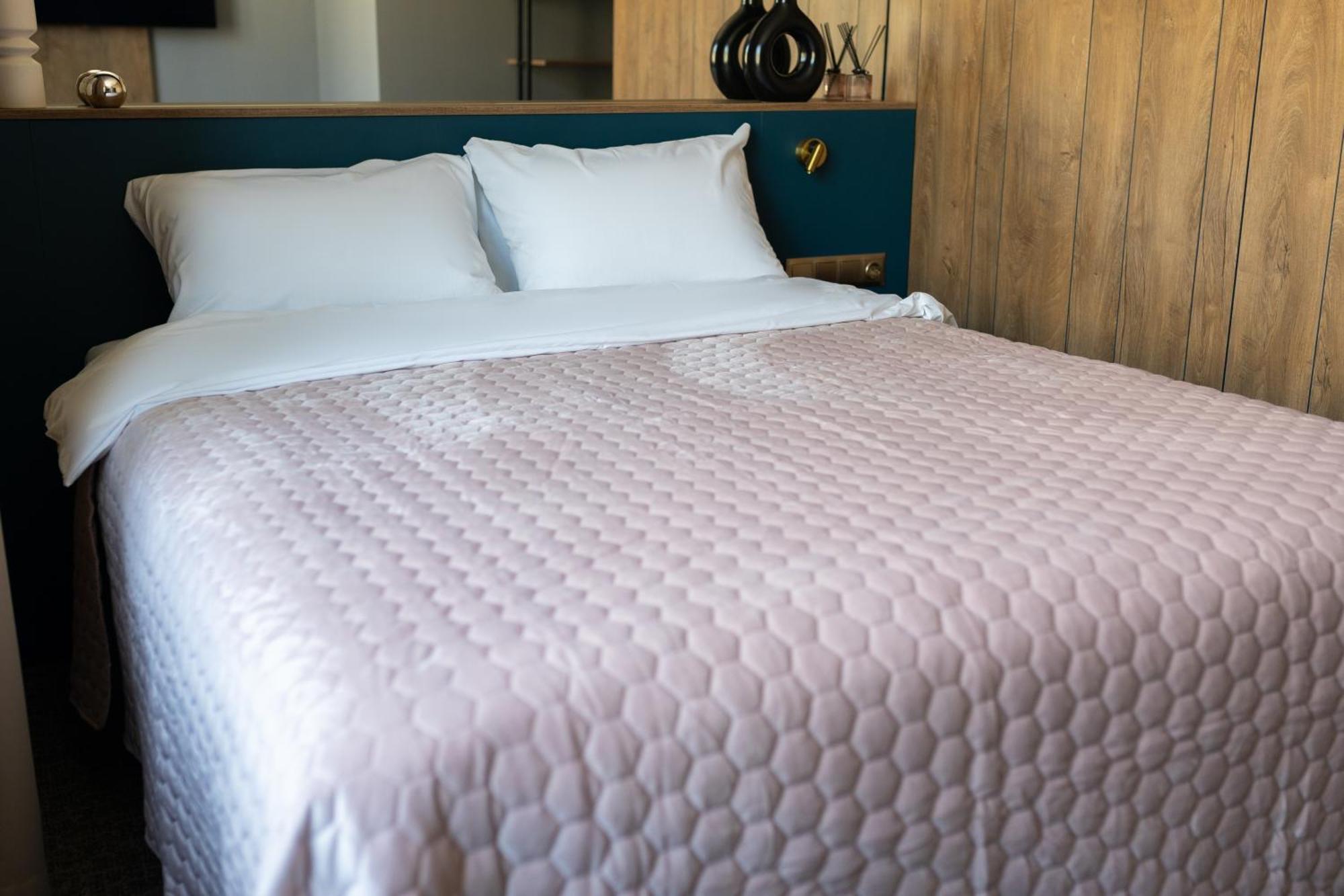 Four Sisters Luxury Rooms In Siauliai מראה חיצוני תמונה